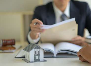 Real Estate Attorney in Broward County: Should I Hire One When Closing on a Home?