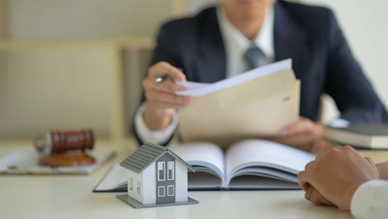 Real Estate Attorney in Broward County: Should I Hire One When Closing on a Home?